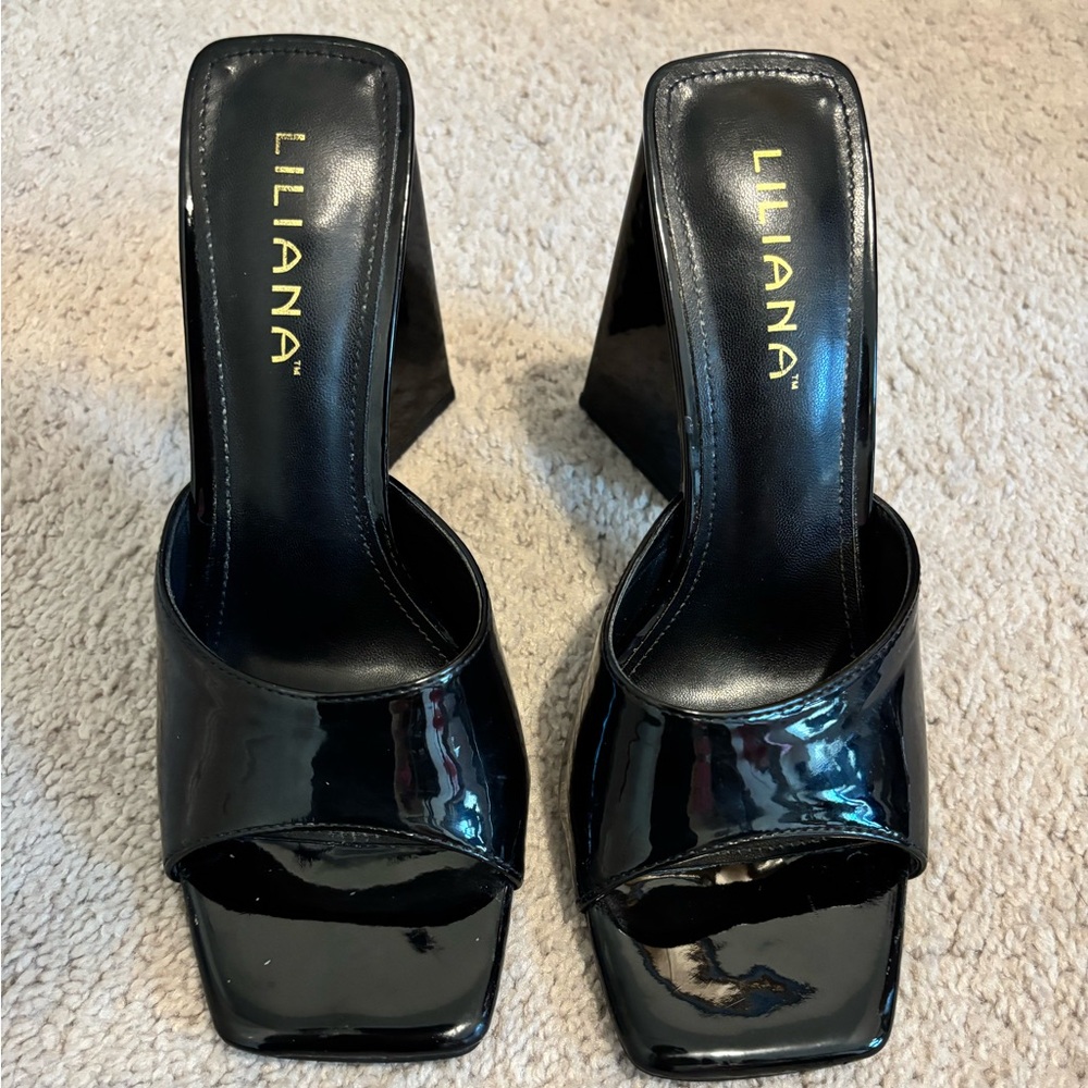 Liliana Glossy Black Heels